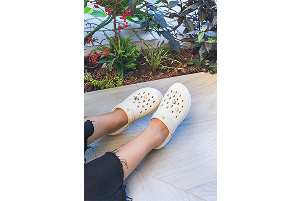 Sandalia Bella Off White/ Dorado - vista 2